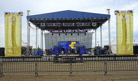 For the extreme edges of the grandstand, two time-aligned stacks of six X2-212/120 were strategically placed as out fills; six XLD281 very compact line array loudspeakers, a great sonic match for the new system, served as front fills